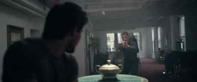- What's going on!
- Watch them! - Tracers