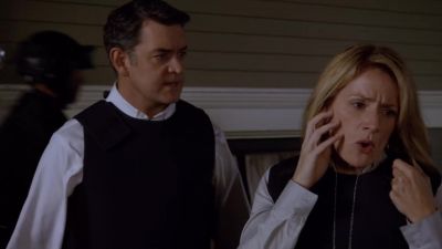 - What's going on?
- We lost contact. - Psych
