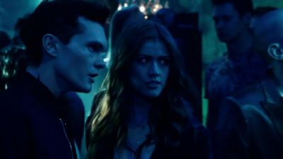 What's going on?
Why are they going after Jace? - Shadowhunters