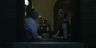 What's going on with all the little sculptures? - House of Cards