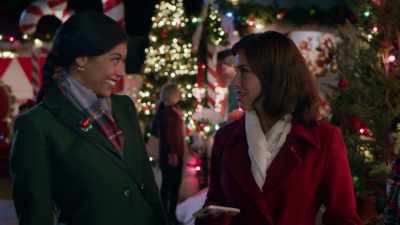 - What's going on with you?
- Sorry, I'm just waiting for… - I'm Glad It's Christmas