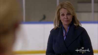 - What's it gonna be, Spencer?
Nikki or Emily? - Love on Ice