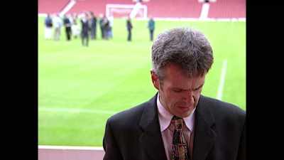 What's he got?
A master's degree?
Master's degree. - Fever Pitch: The Rise of the Premier League