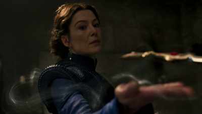 - What's happening to him?
- Oh, you stupid boy. - The Wheel of Time