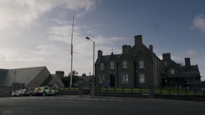 What's happening to him?
What are you doing? - Shetland