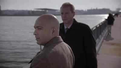 WHAT'S HE DOING? - The Americans