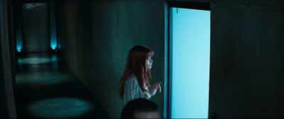 - What's in this room? - Elizabeth Harvest