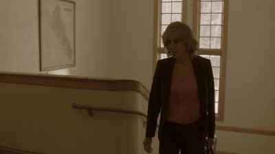 What's in the bag? - Hawaii Five-O