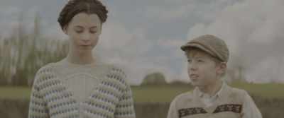 - What's Manchester like?
- Manchester? - The Railway Children Return