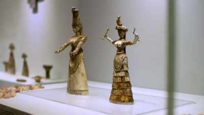 What's even more striking
is what Minoan art - Raiders of the Lost Past with Janina Ramirez