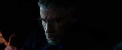 - What's your name?
- Moose. - The Fanatic