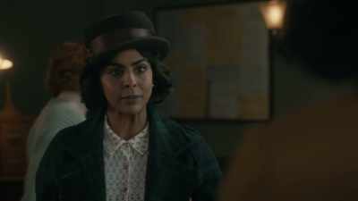 What's your name? - Frankie Drake Mysteries
