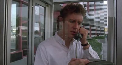 What's this phone call about - Ruthless People