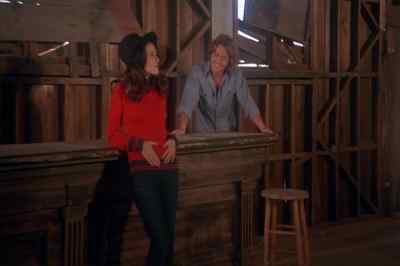 - What's your pleasure, ma'am? - The Velvet Vampire