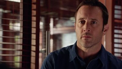 What's it say? - Hawaii Five-0