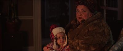 - What's she saying?
- I'm not sure. - Krampus