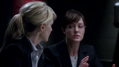 - What's he saying?
- Please don't do this to him. - Cold Case