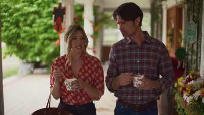 What's this she's talking
about, a glass case? - The Heiress and the Handyman