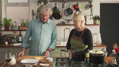- What's my special treat?
- I don't say this - James May: Oh Cook!
