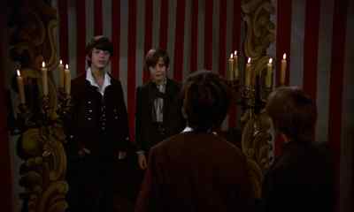- What's supposed to happen? - Vampire Circus