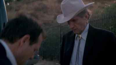 - WHAT'S THAT?
- IT'S A TRACKING DEVICE. - Big Love