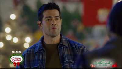 - What's that?
- You get a tree, - Christmas Under the Stars