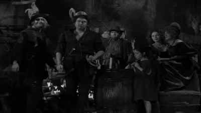 What's the matter?
- He doesn't wanna pay his share. - The Hunchback of Notre Dame