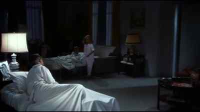 - What's the matter?
- I'm afraid. - Houseboat