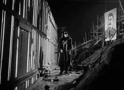 What's the matter? It's quite safe.
Come on, quickly! - The Man Between