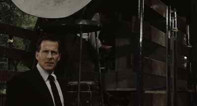 What's the matter?
l can't get this blasted thing started. - Earth vs  the Flying Saucers