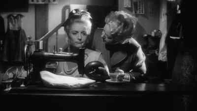 What's the matter, Miss Kelly?
What's wrong? - The Naked Kiss