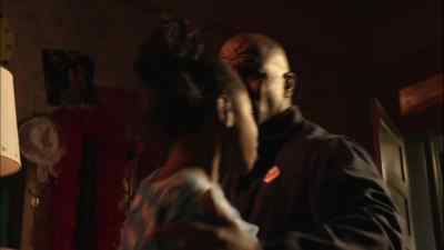 - What's the matter?
- You turned the lights off. - Everybody Hates Chris
