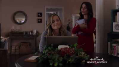 - What's the part?
- It's not an acting gig. - Christmas Encore
