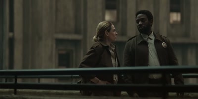 - What's the plan?
- You can head back up. See you in an hour. - Silo