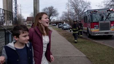 - What's the problem?
- It's my dad. - Chicago Fire