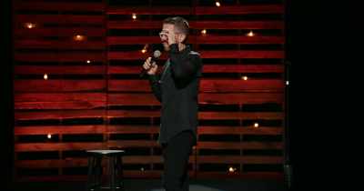 What's the side one,
where you're facing the same way? - Neal Brennan: 3 Mics