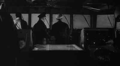 -What's the sub's range?
-Six hundred yards, sir. - The Bedford Incident
