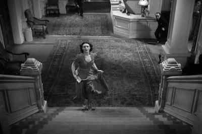 - What's the trouble? Is someone hurt?
- Mrs. Bentley. - Charlie Chan in Reno