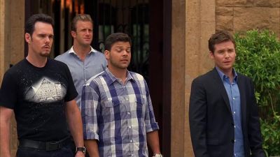 - What's this?
- Got myself a present. - Entourage