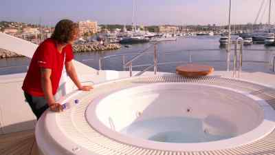 - What's this?
- Oh, hello. - Below Deck Mediterranean