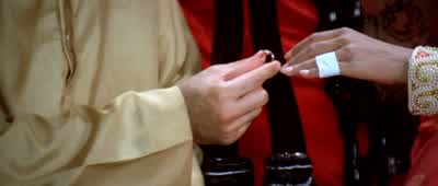 What's this? - Dilwale Dulhania Le Jayenge