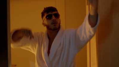 -What's this?
Who are you? - Snatch