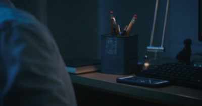 - What's up, bro?
- Yeah, I have a flash drive - Exploited
