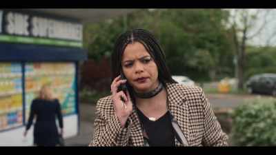 - What's up?
- Hiya, I'm in Dalston, - Big Mood