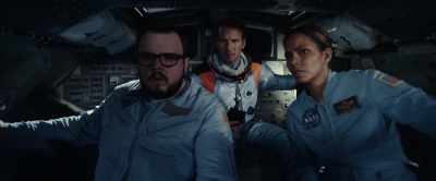 - What's it waiting for?
- Something's wrong. - Moonfall