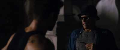 - What's his weakness?
- That's a good question, Kurt. - Kickboxer: Retaliation