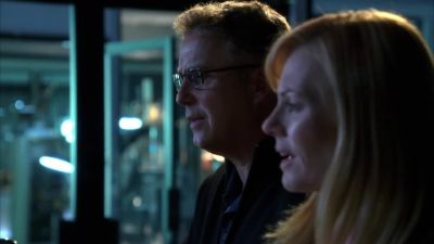 What's with the locked drawer? - CSI: Crime Scene Investigation