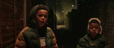 - What's it worth, 'Gilet'?
- Yeah, what's it worth? - Your Christmas or Mine?