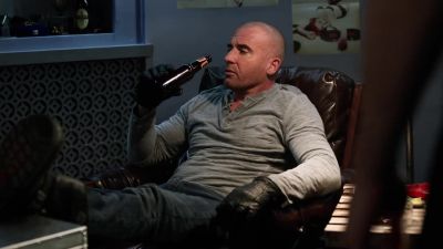What's wrong? - DC's Legends of Tomorrow