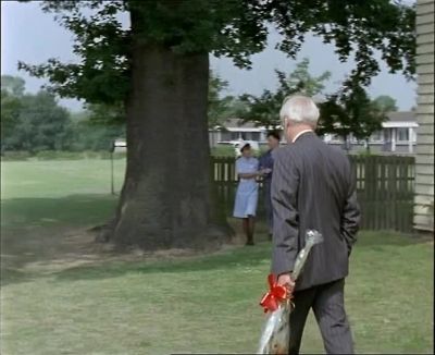 - What's wrong?
- She's not there any more, Lewis. - Inspector Morse